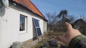 Свинтил и покрасил каркас на 2 солнечных панели 100 Вт 12В для 24В системы