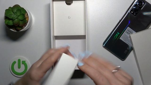 Does ZTE Axon 30 5G Comes With USB Cable?