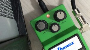 Guitar Pedal Ibanez Tube Screamer TS-9 (with Peavey amp)