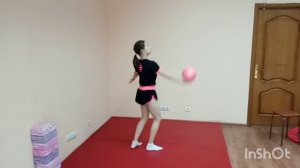 Отбивы мяча в художественной гимнастике.