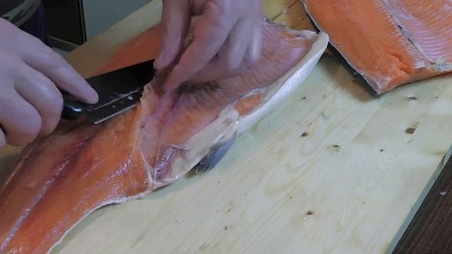 Разделка лосося и оригинальный посол смотреть онлайн