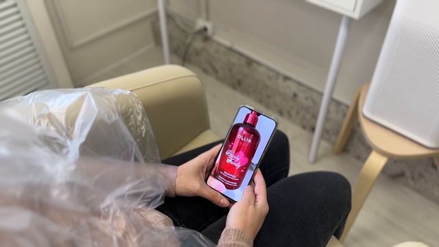 SOS ! ПАРИКМАХЕР СПАСАЕТ ВОЛОСЫ за 100 рублей смотреть онлайн