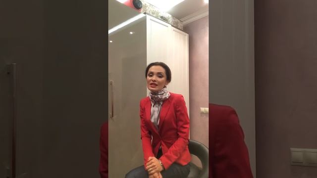 Ольга Мерц о красном в деловой одежде смотреть онлайн