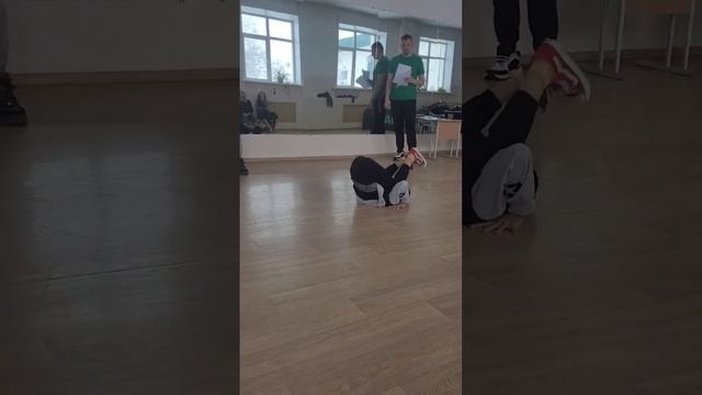 break dance battle. girl power. Брейк-данс баттл.