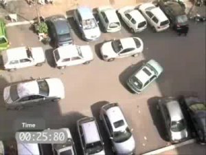 Женщины за рулем.