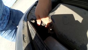 Замена лампы ближнего света Киа Рио \ Kia Rio (2011-2015 г.)