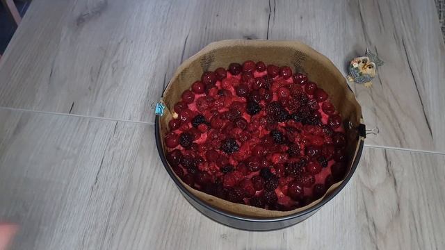 Бомбический торт с вишней и крем-чиз на 14 февраля.