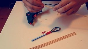 DIY Как сделать самострел из ручки \\ How to make a crossbow from a pen