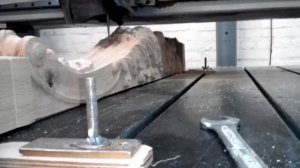 Изготовление резной колонны для заходного столба деревянной лестницы