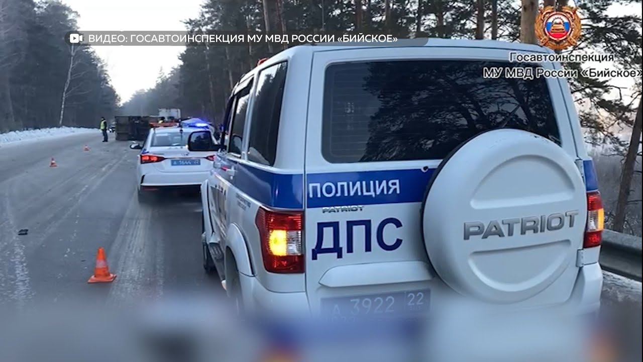 Программа телепередач на 15 января 2024 года. Телепрограмма на 1 января 2007. Программа телепередач 1 канал. Телепрограмма канал ртр 1999 год. Стс телепрограмма 2002 года.