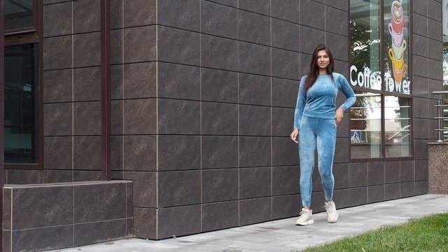 женский велюровый спортивный костюм