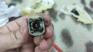 Ремонт актуатора задней двери от Toyota FunCargo.