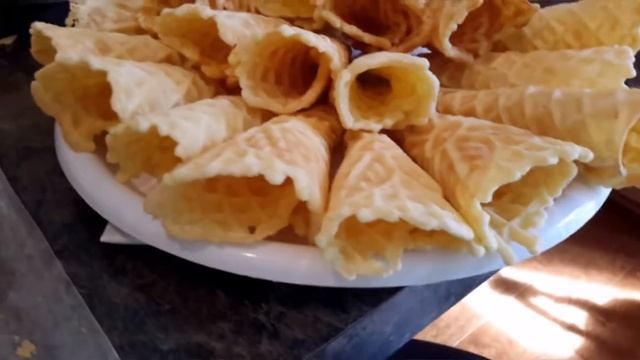 FANCY CREAM CONES - ТРУБОЧКИ С КРЕМОМ смотреть онлайн