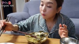 리얼먹방:) 소고기미역국 & 잡채★셀프 생일상?ㅣSeaweed soup & JapchaeㅣREAL SOUNDㅣASMR MUKBANGㅣEATING SHOWㅣ