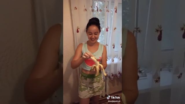 #VINE : МАГИЧЕСКИЙ УКУС/ИЛИ ОТКУСИЛА 😠