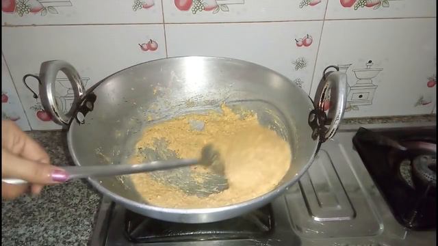 Besan ke Laddu Recipe In Hindi// Moody Foody Kitchen