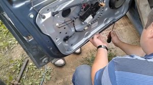 Skoda Fabia Combi 6Y5 - снятие стеклоподъёмника водительской двери