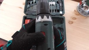 Видео обзор аккумуляторного шуруповёрта METABO BS 12