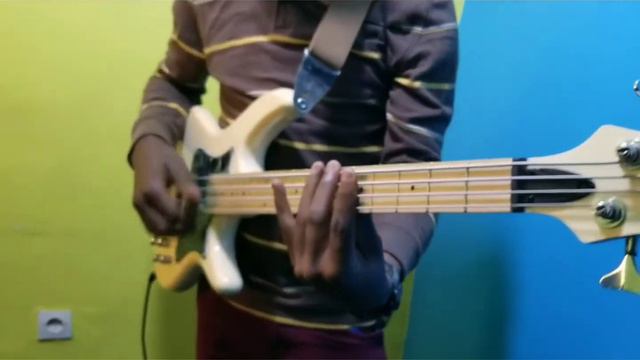 Freddy madimba basse. Bon feeling. quel doigté смотреть онлайн