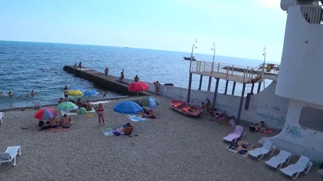 Алушта 2022 Восточная набережная, ПУСТЫЕ пляжи, куда НЕ ЕДУТ на отдых. Крым 2022, отдых в Крыму смотреть онлайн