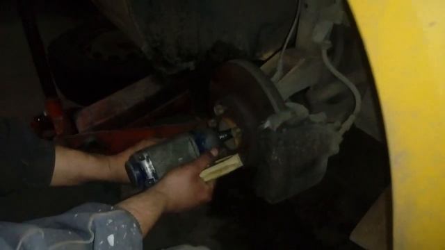 Замена сцепления Форд Фокус 2 . Часть первая. Снимем КПП . смотреть онлайн