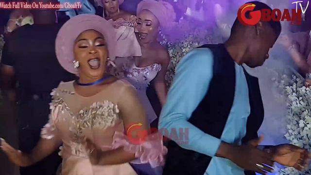 Bidemi Kosoko,Lateef Adedimeji & Bukola Adeeyo dance as bride and groom at Abimbola & Okiki Wedding смотреть онлайн