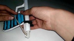 Как сделать пистолет из бумаги стреляющий ?