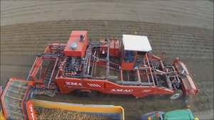 Уборка картофеля в Голландии