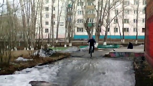 Просто катаемся по снегу)) смотреть онлайн