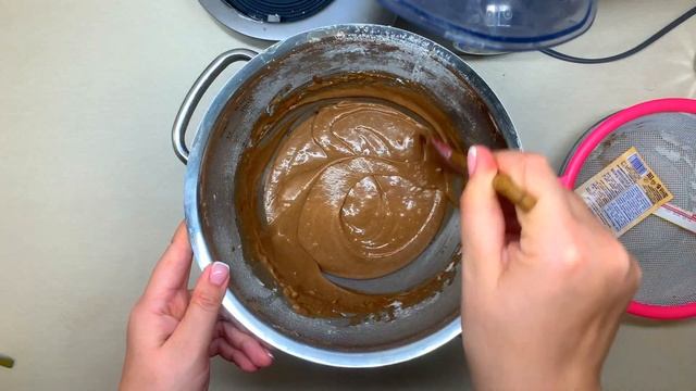 ФИСТАШКОВЫЙ ТОРТ | pistachio cake С НЕЖНЫМ СЛИВОЧНО-ФИСТАШКОВЫМ КРЕМОМ И ШОКОЛАДНЫМИ КОРЖАМИ . смотреть онлайн