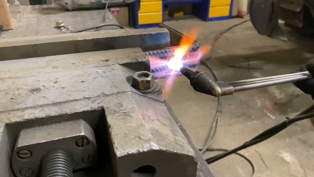 Топор из АРМАТУРЫ наплавка СОРМАЙТОМ смотреть онлайн