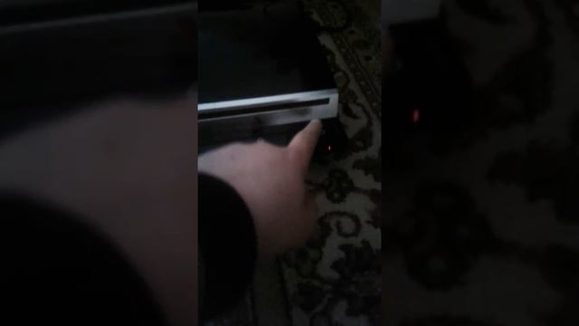 Не включается  ps3 помогите