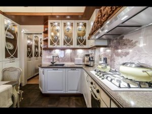 Квартирный вопрос Уютная кухня для Светланы Немоляевой с садом и охотничьим домиком