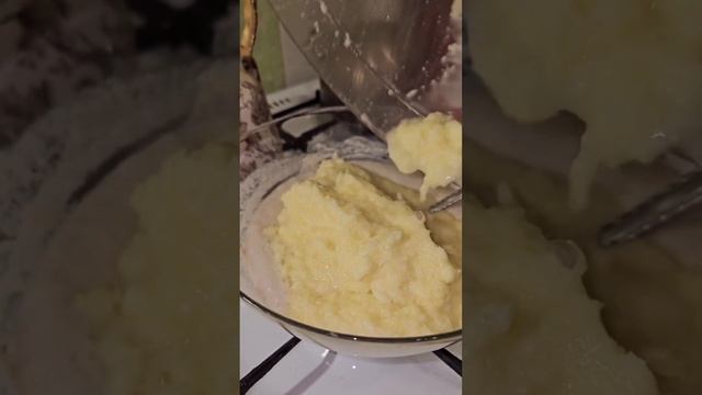 Ролик № 1357. Блинодраники или дрожжевые картофельные блины. Рецепт в конце ролика. смотреть онлайн