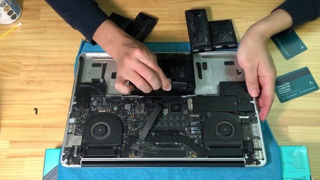 MacBook Pro Retina 15' Battery Replacement смотреть онлайн