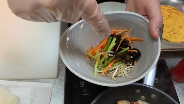 Вьетнамский бан сяо с морепродуктами смотреть онлайн