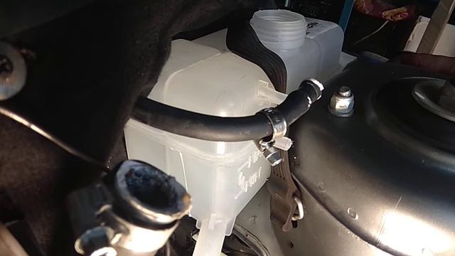 Замена расширительного бачка ВАЗ 2110 на ВАЗ 2170 смотреть онлайн