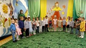 Праздник Осени в подготовительной к школе группе "Улыбка".Песня "Осень золотая наступила".