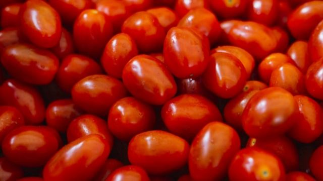 Что ТВОРИТ ПОМИДОР с ОРГАНИЗМОМ, когда ВЫ его едите? Польза и вред помидоров смотреть онлайн