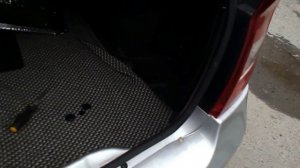 Как убрать воду в отсеке (кармане) багажника renault logan