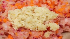Салат из моркови и редьки, с хреном и пастернаком