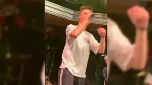 Вова Адидас поёт вживую 😳 Седая Ночь