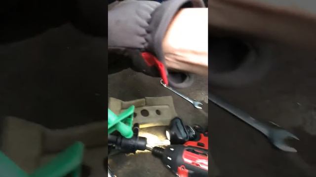2007 Ford Focus Brake Fluid leak fix смотреть онлайн