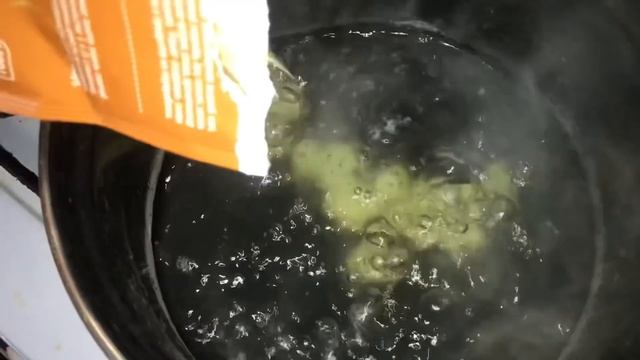 БОМЖ ОБЕД ЗА 50 РУБЛЕЙ С МЯСОМ | ВЫЖИТЬ В РОССИИ НА 50 РУБЛЕЙ | ДЕШЕВЫЙ И СЫТНЫЙ ОБЕД смотреть онлайн