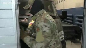 Кадры задержания двух бывших боевиков из банды Шамиля Басаева и Хаттаба.