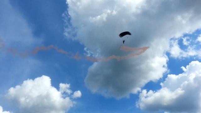 18 августа 2013 г. Праздник на аэродроме "Ясюниха" смотреть онлайн