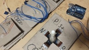 Руль для компьютера из картона на Arduino
