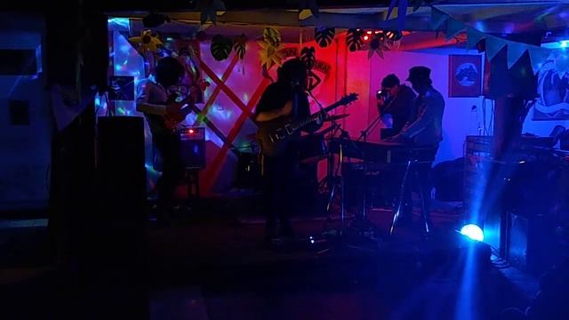 Valle Inquietante - Aves Naves - en vivo en S  C  Sudaka 25052019