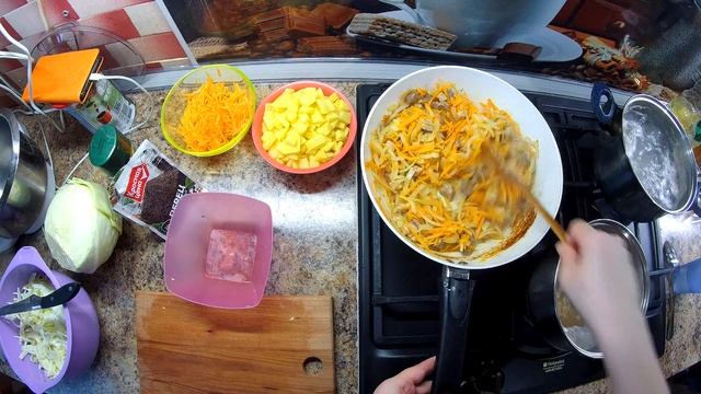 щи из свежей капусты, перловая каша с мясом в духовке