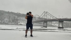 Комплекс упражнений на силу и выносливость с гирей. Махи с гирей. Упражнения на спину, плечи и ноги